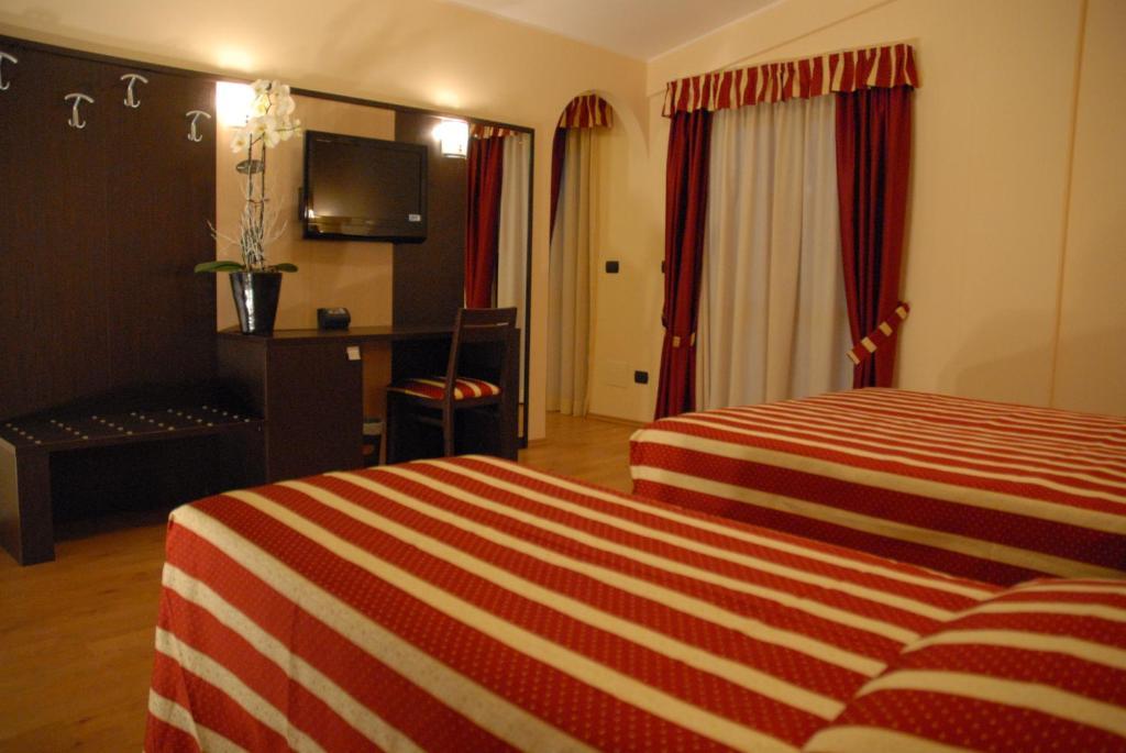 Hotel Iacone Chieti Esterno foto